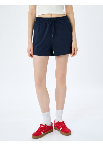 Beli Bağcıklı Cep Detaylı Mini Şort modelleri