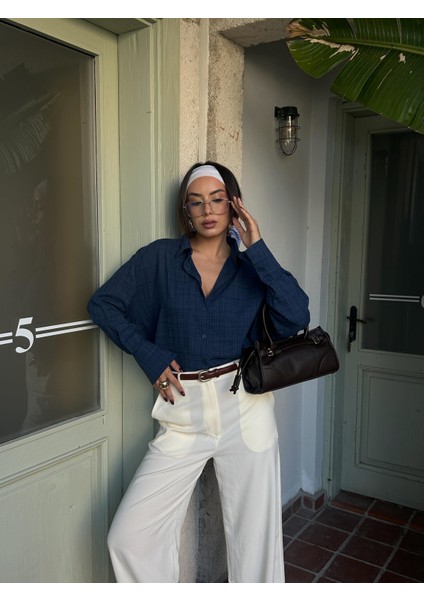 Kadın Lacivert Oversize Geniş Manşetli %100 Pamuk Gömlek 29020