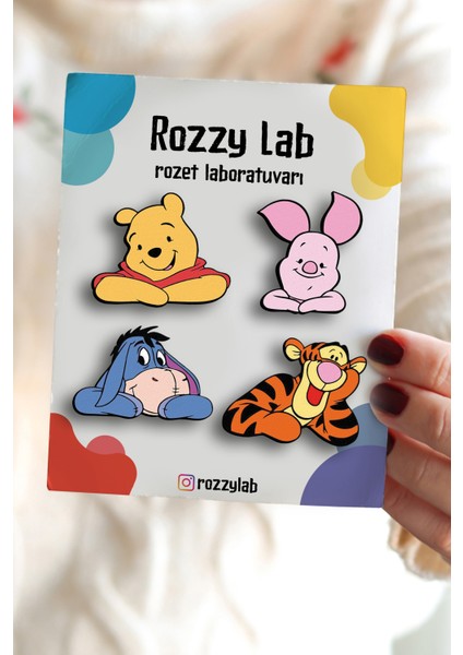 Winnie The Pooh 4lü Rozet Set - Piglet Tigger Too Tiger - Eeyore Eşek - Pinler - Yaka Çanta Aksesuar