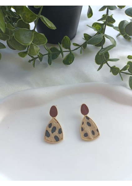 Bordo Detaylı Leopar Küpe