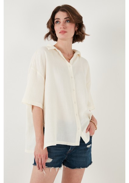 Pamuklu Regular Fit Yırtmaçlı Kısa Kollu Gömlek Kadın Gömlek CF25S166965 modelleri