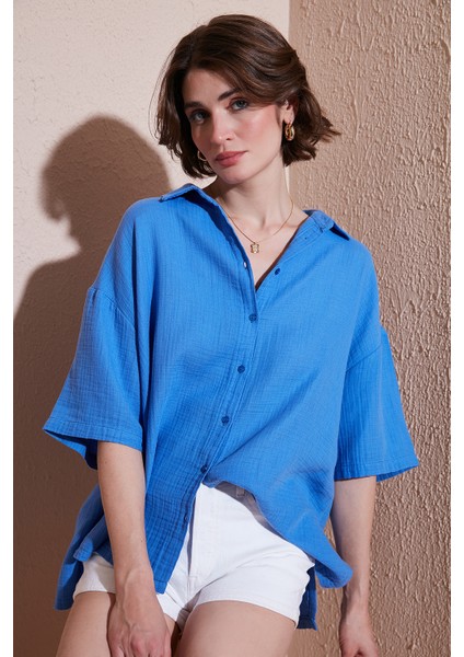 Pamuklu Regular Fit Yırtmaçlı Kısa Kollu Gömlek Kadın Gömlek CF25S166965 fiyatları