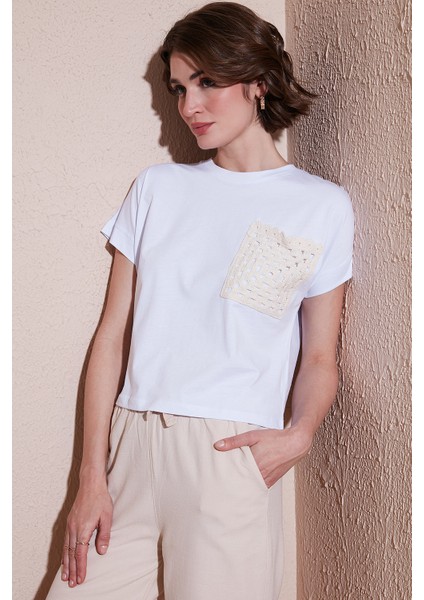 Pamuklu Tek Cepli Regular Fit Bisiklet Yaka T Shirt Bayan T Shirt 5865818