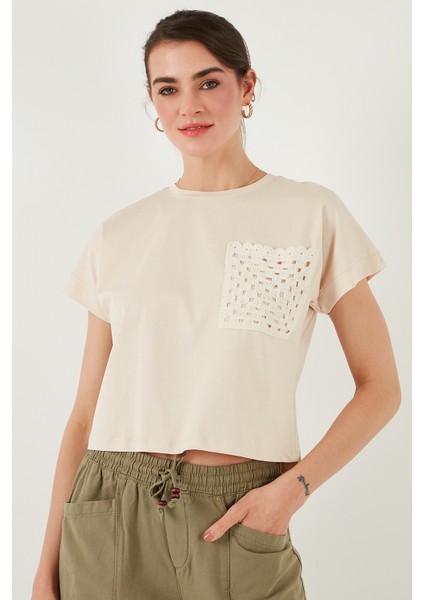 Pamuklu Tek Cepli Regular Fit Bisiklet Yaka T Shirt Bayan T Shirt 5865818 indirimleri