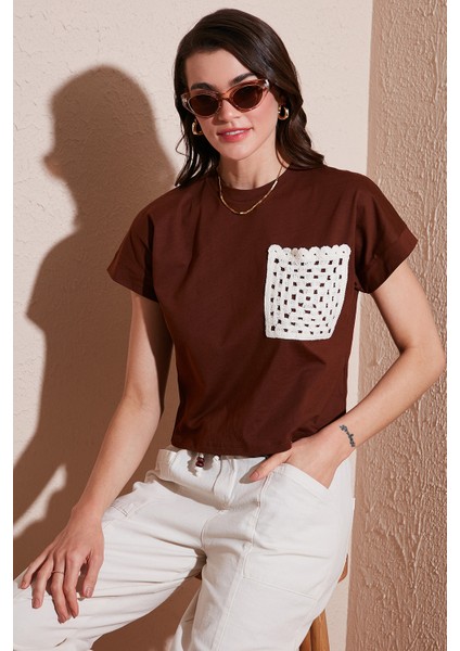 Pamuklu Tek Cepli Regular Fit Bisiklet Yaka T Shirt Bayan T Shirt 5865818