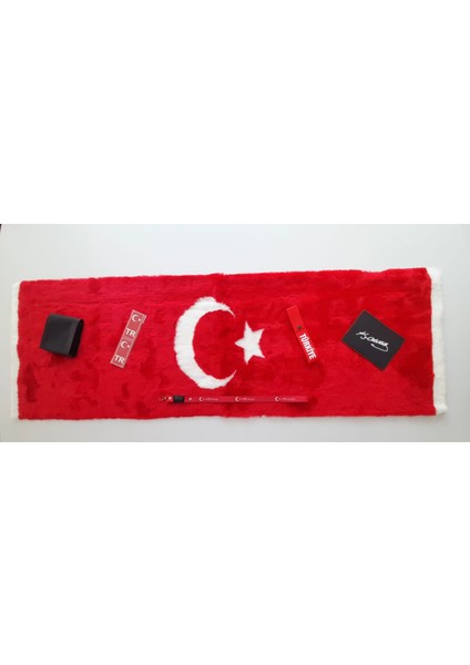 Kırmızı Peluş Torpido Örtüsü ve Düz Direksiyon Kılıfı ve Oto Aksesuar Seti 2