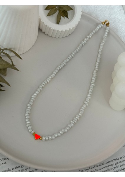 Kalp Figürlü Beyaz Boncuklu Yazlık Kolye modelleri