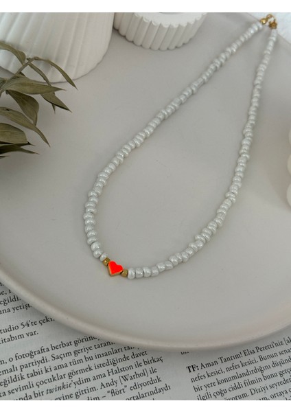Kalp Figürlü Beyaz Boncuklu Yazlık Kolye fırsatları