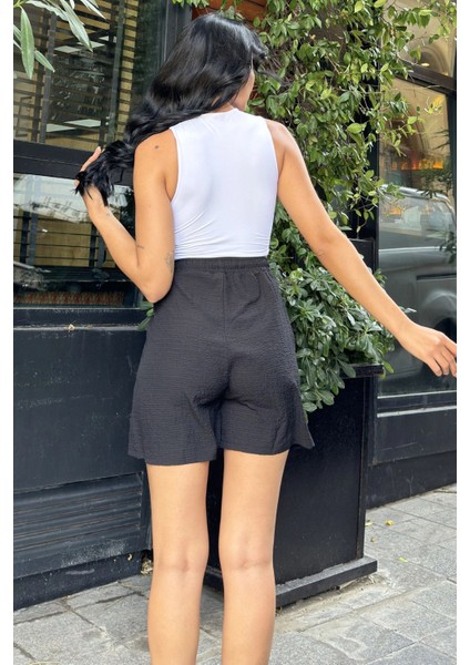 Siyah Lastik Bel Bağcıklı Şort