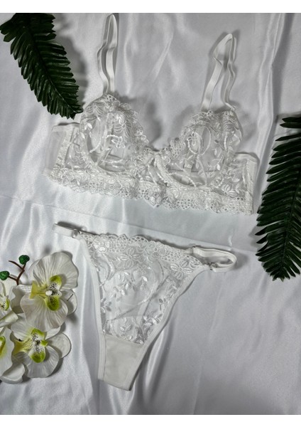 Sevgililer Gününe Özel Siyah Bralet Tangalı 2’li Set Kalp Detaylı Sütyen Takımı modelleri