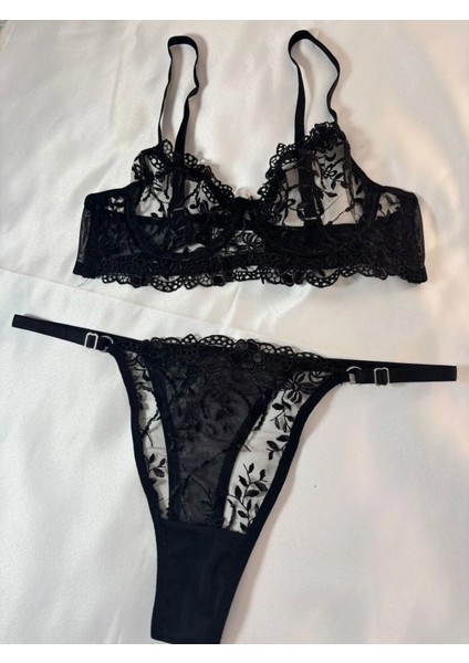Sevgililer Gününe Özel Siyah Bralet Tangalı 2’li Set çiçek Detaylı Sütyen Takımı modelleri