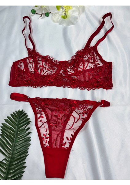 Sevgililer Gününe Özel Siyah Bralet Tangalı 2’li Set Kalp Detaylı Sütyen Takımı modelleri