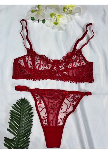 Sevgililer Gününe Özel Siyah Bralet Tangalı 2’li Set Kalp Detaylı Sütyen Takımı fırsatları