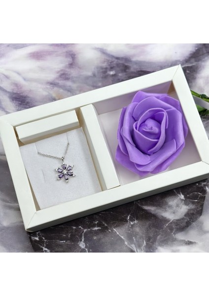 Luxury Serisi Kutuda Mor Lotus Çiçeği Kolye Sevgiliye Hediye 14 Şubat Sevgililer Günü Hediyesi