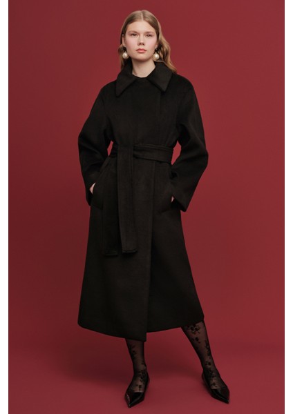 Düz Kapamalı Kaşe Kaban Siyah