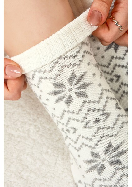 Ekru Winter Themed Soft Uzun Soket Çorap