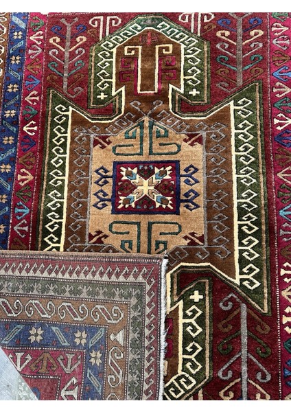 191 x 150 cm Kars Halısı, Harika Salon Halısı, Nostaljik Kars Halısı, El Dokuma Kırmızı Renk Halı fırsatları
