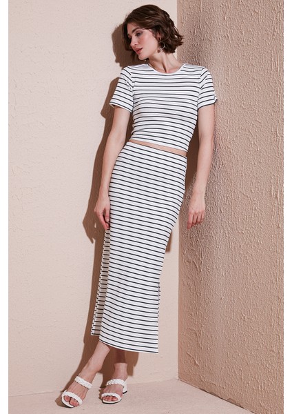 Çizgili Slim Fit Bisiklet Yaka Yırtmaçlı Midi Boy Etekli Crop Takım Bayan Takım 5866132