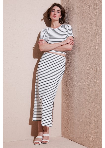 Çizgili Slim Fit Bisiklet Yaka Yırtmaçlı Midi Boy Etekli Crop Takım Bayan Takım 5866132 fiyatları