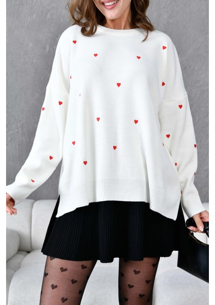 Kadın Bisiklet Yaka Kalp Işlemeli Yırtmaçlı Salaş Triko Kazak fiyatları