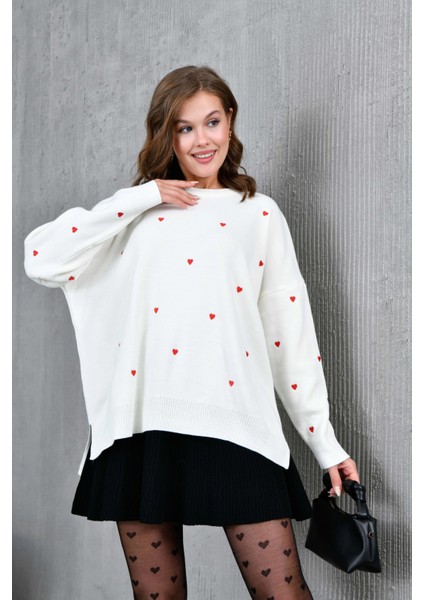 Kadın Bisiklet Yaka Kalp Işlemeli Yırtmaçlı Salaş Triko Kazak fırsatları