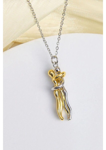 Sarılan Sevgililer Çift Renk Hareketli Tasarım Altın Kaplama Çelik Kolye modelleri