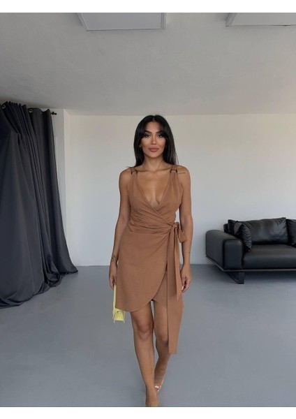 Tahta Toka Askılı Kruvaze Bağlamalı Keten Elbise - Kahverengi