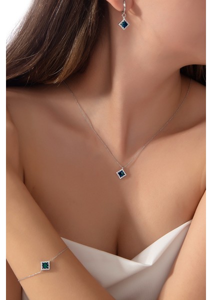 925 Ayar Gümüş Kare Pırlanta Modeli Küpe modelleri