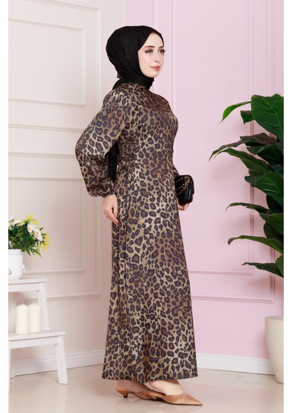 Yanı Bağcıklı Leopar Desenli Tesettür Abiye-Kahverengi