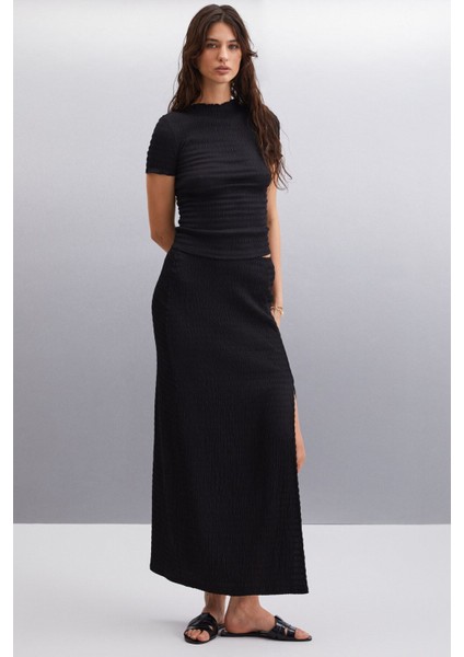 Aıvy Kadın Slim Fit Dokulu Vücuda Oturan Dokuma Siyah Etek