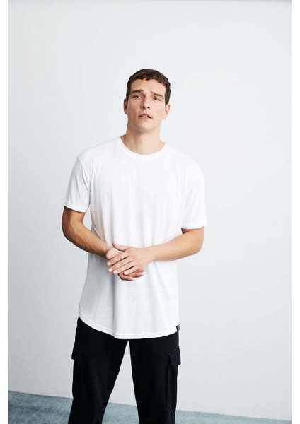 Oscar Erkek Comfort Fit Uzun Dökümlü Kumaş Beyaz T-shirt