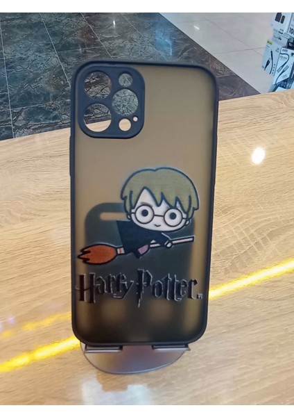 Apple iPhone 14 Pro Max Uyumlu Kamera Korumalı Harry Potter Kılıf Tuşları Renkli Hux Kapak fırsatları