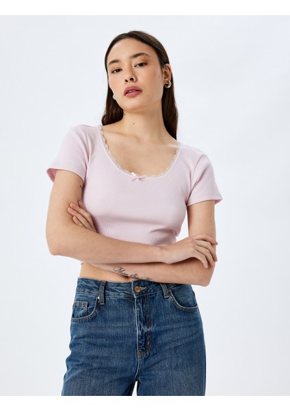 Fiyonklu Crop U Yaka Slim Fit Kısa Kollu Tişört