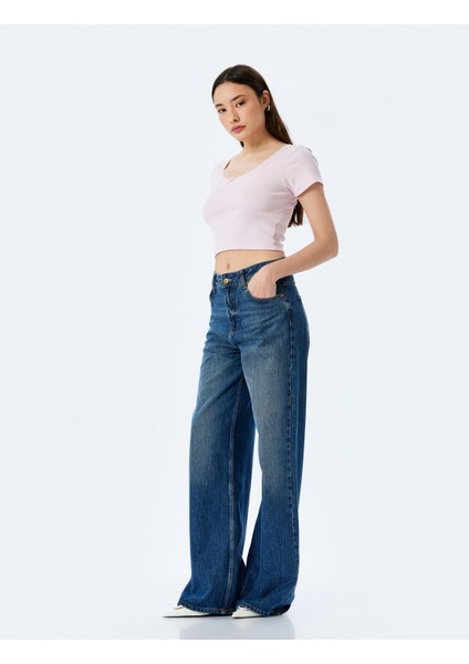 Fiyonklu Crop U Yaka Slim Fit Kısa Kollu Tişört