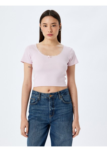 Fiyonklu Crop U Yaka Slim Fit Kısa Kollu Tişört