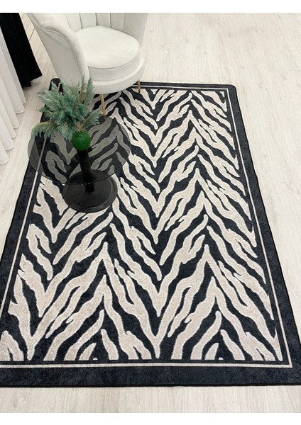 Siyah Bej Renk Tüylü Görünüm Lateks Deri Taban Halı modelleri
