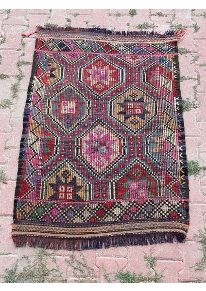 Vintage El Dokuma Kilim, 94 x 134 cm Türk Yapımı, Pembe Kırmızı Geometrik Desenli, Antika Halı