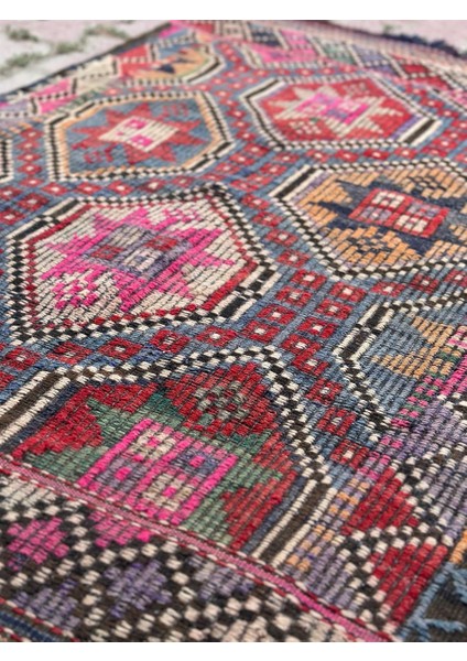 Vintage El Dokuma Kilim, 94 x 134 cm Türk Yapımı, Pembe Kırmızı Geometrik Desenli, Antika Halı modelleri