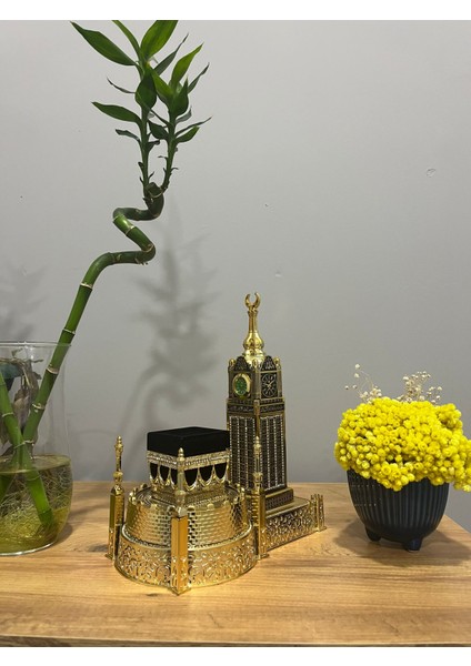 Kale Duvarı Motifli Zemzem-Kabe Altın 23 x 26