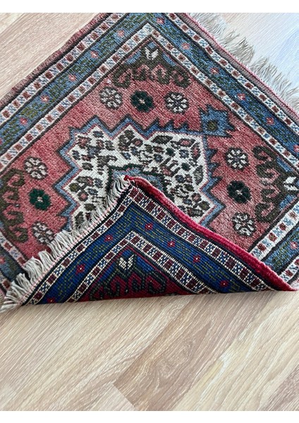 57 x 60 cm Küçük Vintage El Dokuma Kilim, Çiçek Desenli Geleneksel Türk Halısı, Küçük Dekoratif Halı, Harika modelleri