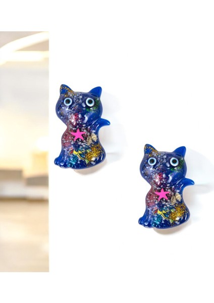 Zarafet ve Gücün Buluşması: El Yapımı Kedi Desenli Magnet