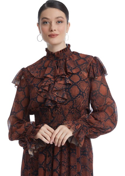 Yılan Derisi Desenli Kadın Elbise - Fırfırlı Yaka - Modern ve Şık Tasarım - Günlük ve Özel Gün Için Elbise