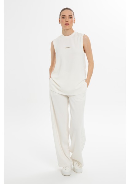 Yandan Yırtmaçlı Ekru Bluz