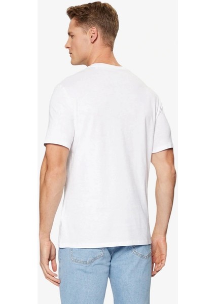 Guess Erkek Calıfornıa Logolu Beyaz T-Shirt fırsatları