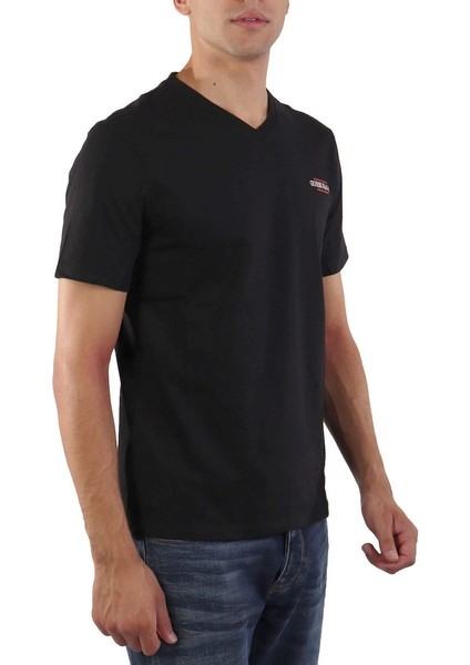 Guess Erkek Slim Fit Siyah Kısa Kollu Tişört modelleri