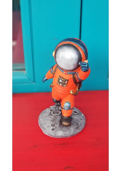 Dekoratif El Boyaması Astronot Biblo fiyatları