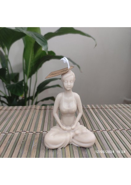 Organik Kokulu Yoga Figürlü Dekoratif Bitkisel Mum
