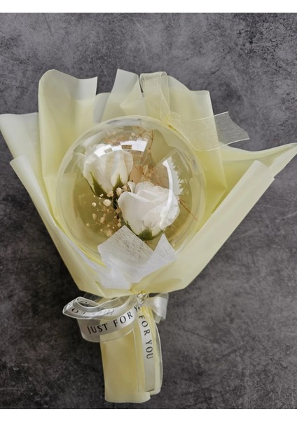 Düş Balonu Beyaz Gül Kutulu Özel Gün Buketi Sevgililer Günü