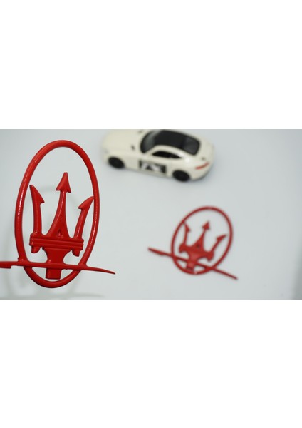 Maserati Yan Kanatlar Çemberli Kırmızı Rozet Amblem Seti