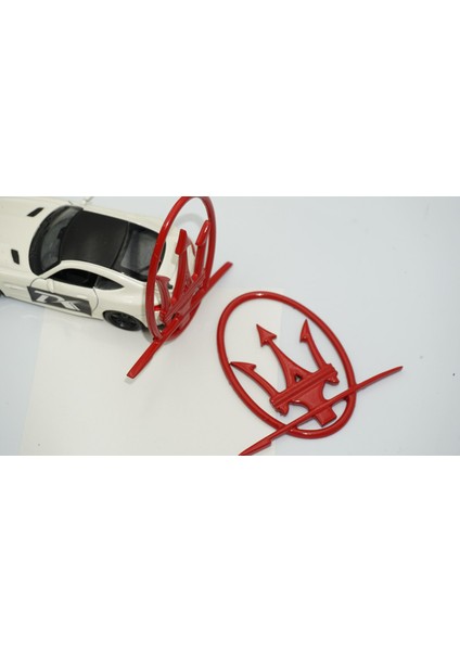 Maserati Yan Kanatlar Çemberli Kırmızı Rozet Amblem Seti fiyatları